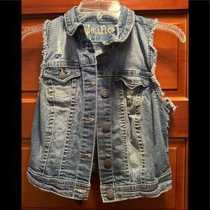 Sleeveless Distressed Jean jacket